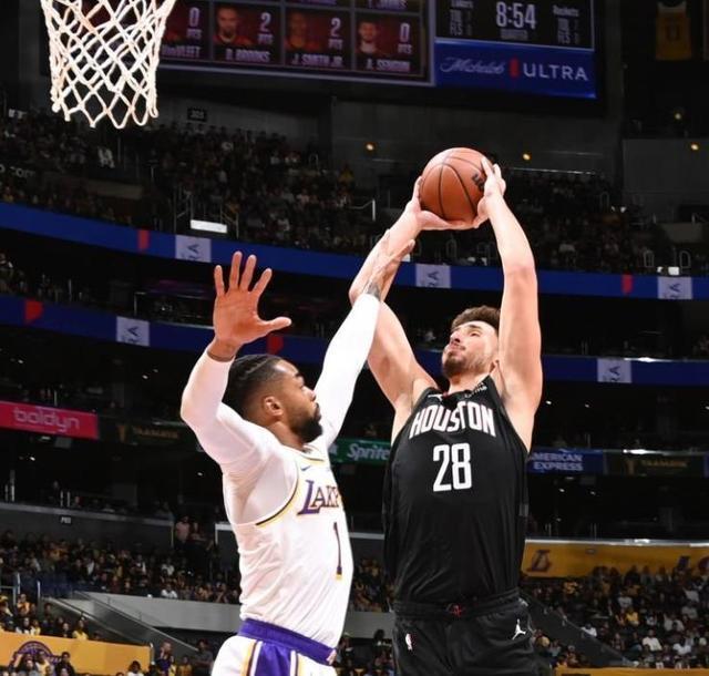 也在舆论层 也在舆论层